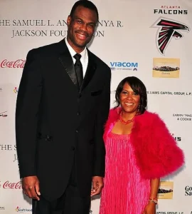 Valerie Hoggatt – Inside NBA Legend David Robinson’s Wife