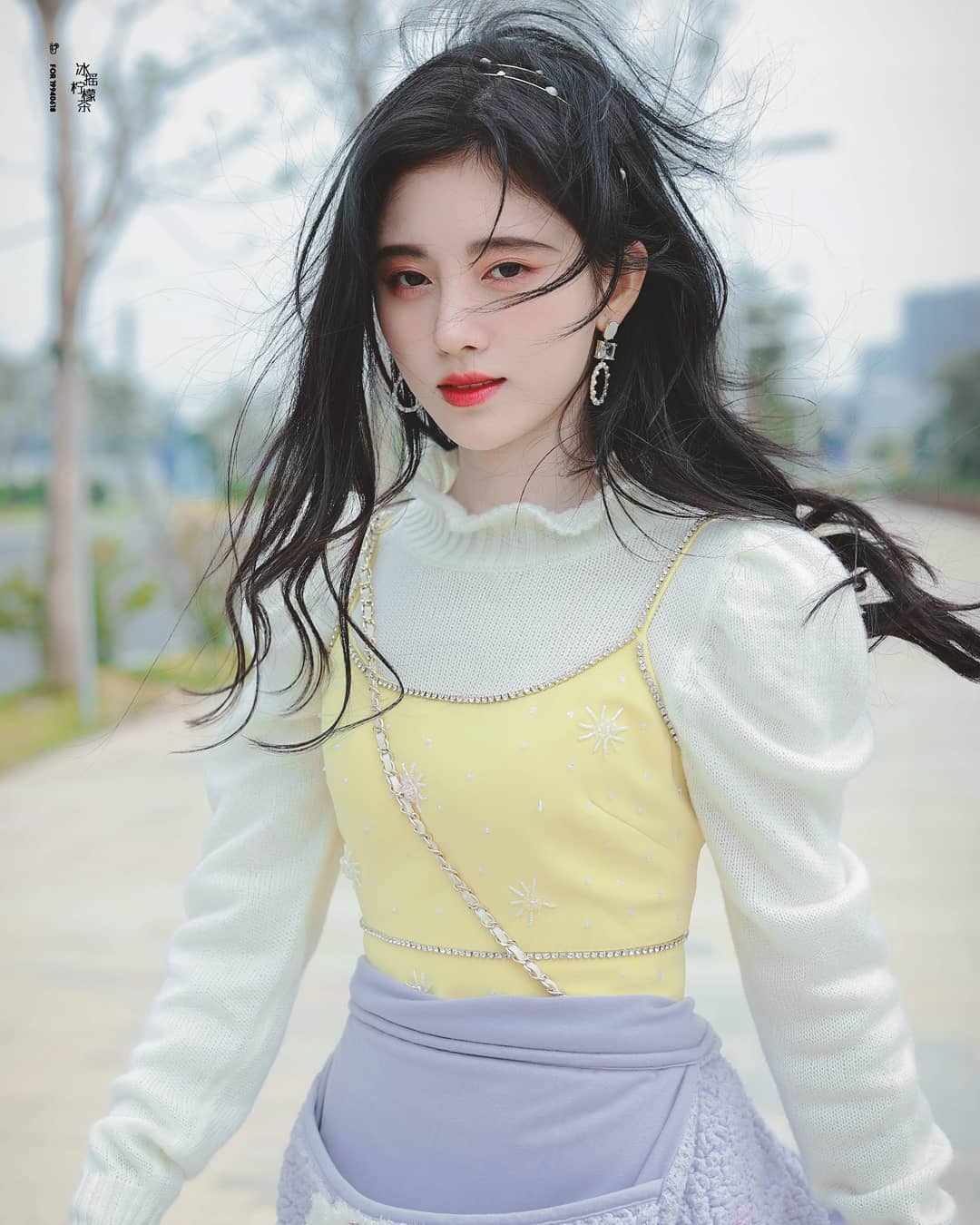 JU Jingyi Net Worth