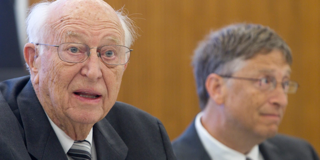 Bill Gates Deceased? Here’s the Truth Behind the Viral Rumor