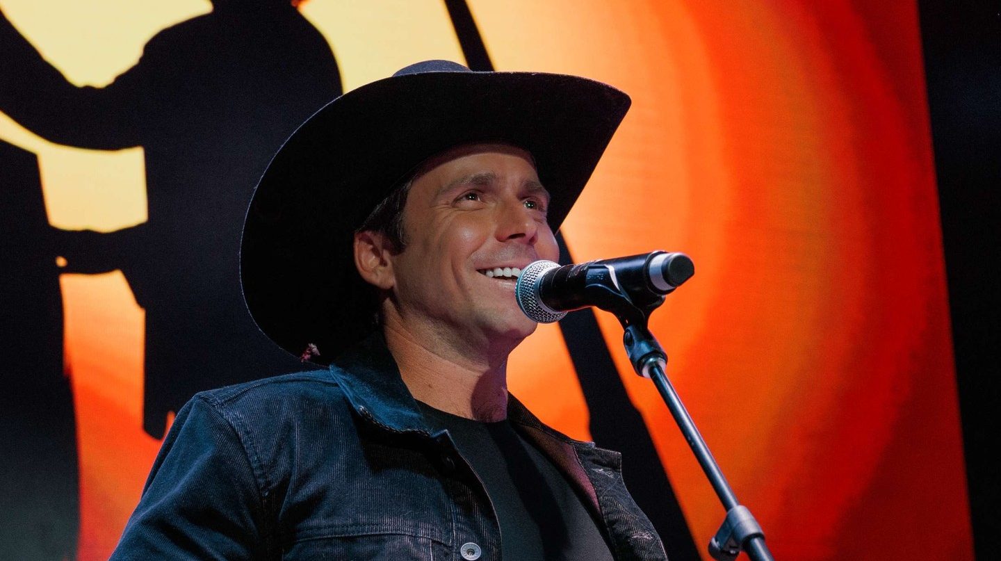 Lukas Nelson Girlfriend – Is He Currently Seeing Anyone?