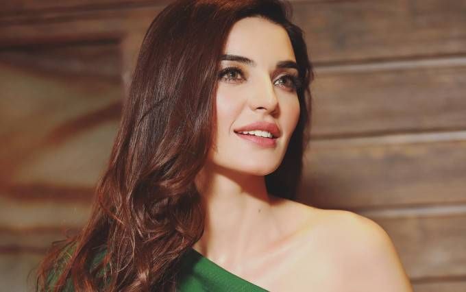 Is Sadia Khan Married: Empowering Relationship Coach Navigating Love, Growth, and Authenticity