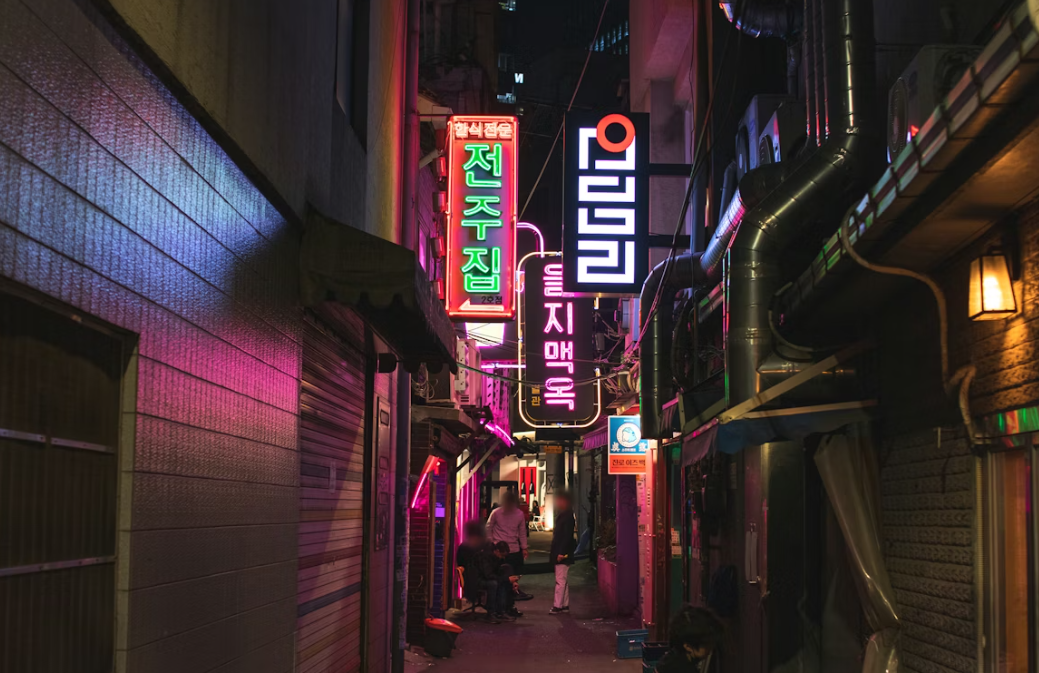 Myeongdong and Euljiro: Two Faces of Central Seoul