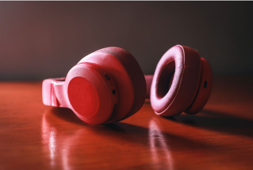 The Evolution and Impact of Audio Technology with Wireless Headphones