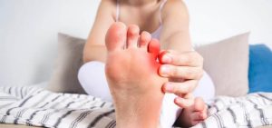 Why Does My Pinky Toe Hurt? When to See a Doctor 2026