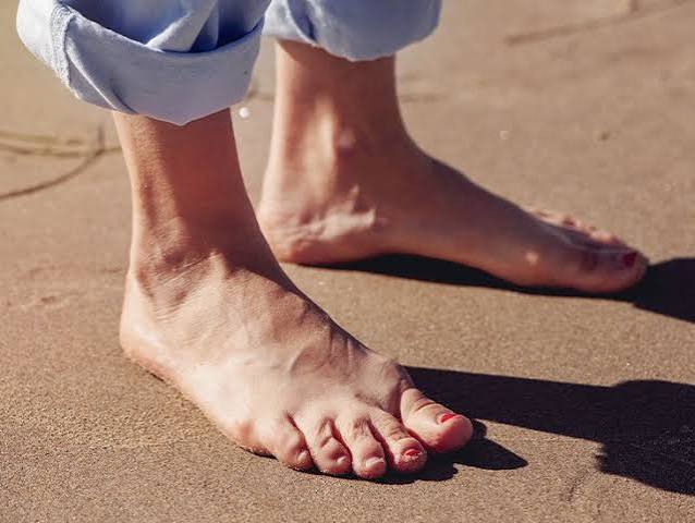Why Are the Bottom of My Feet Itchy? Causes & Relief 2026