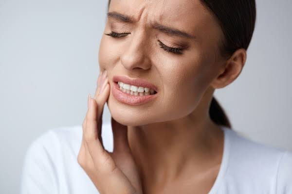 Why Do My Bottom Teeth Hurt? Causes & Relief 2026