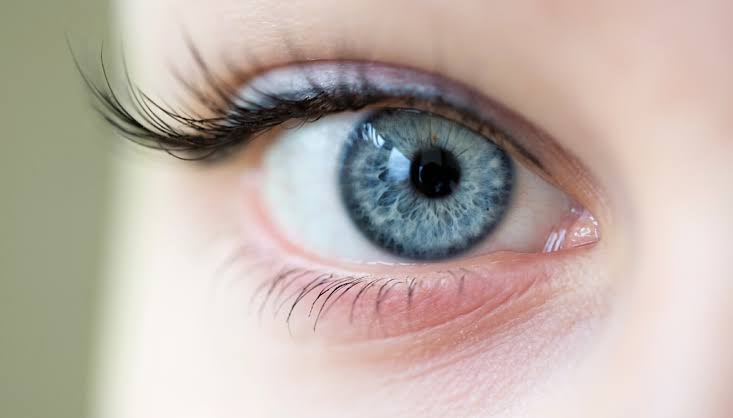 Why Do My Eyes Change Color From Blue to Green? 2026