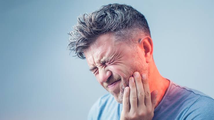 Why Is My Tooth Throbbing? Causes & Relief (2026)