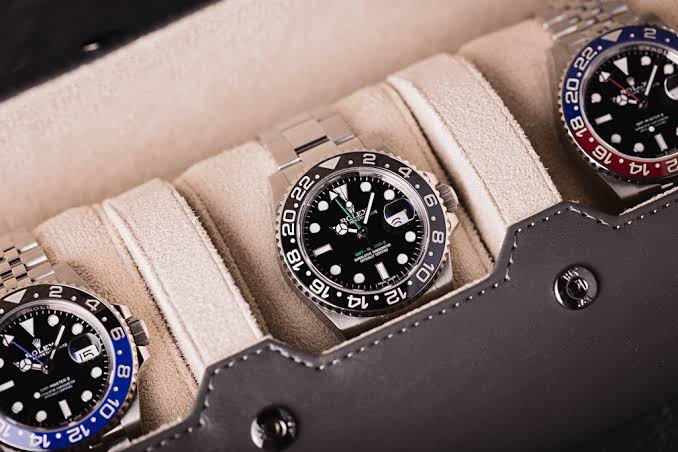 Why Does My Rolex Keep Stopping? Causes, Fixes, and When to See a Watchmaker 2026
