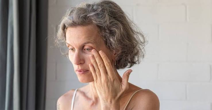 Why Does My Eye Hurt When I Rub It? Causes & Relief 2026