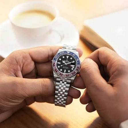 Why Does My Rolex Keep Stopping? Causes, Fixes, and When to See a Watchmaker 2026