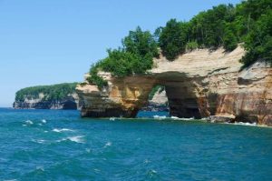Why Is Lake Superior So Dangerous? Cold Water, Storms & Shipwrecks Explained 2026
